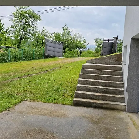 Amellina Semesterbostad *